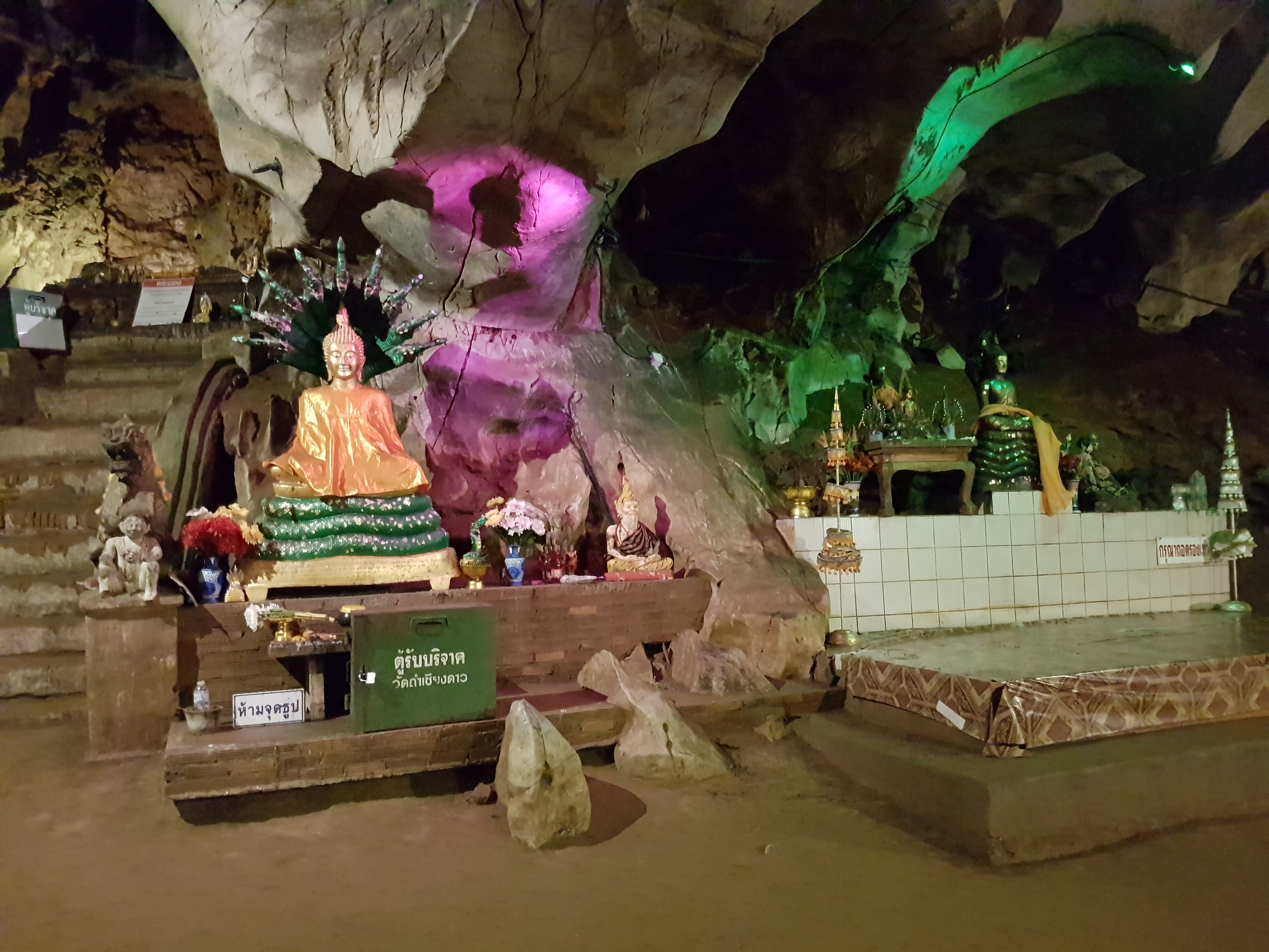 Wat Tham Chiang Dao