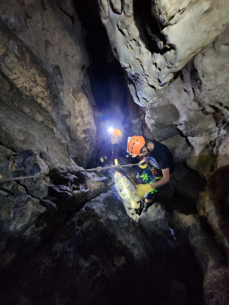 Cueva Catarata Escondida